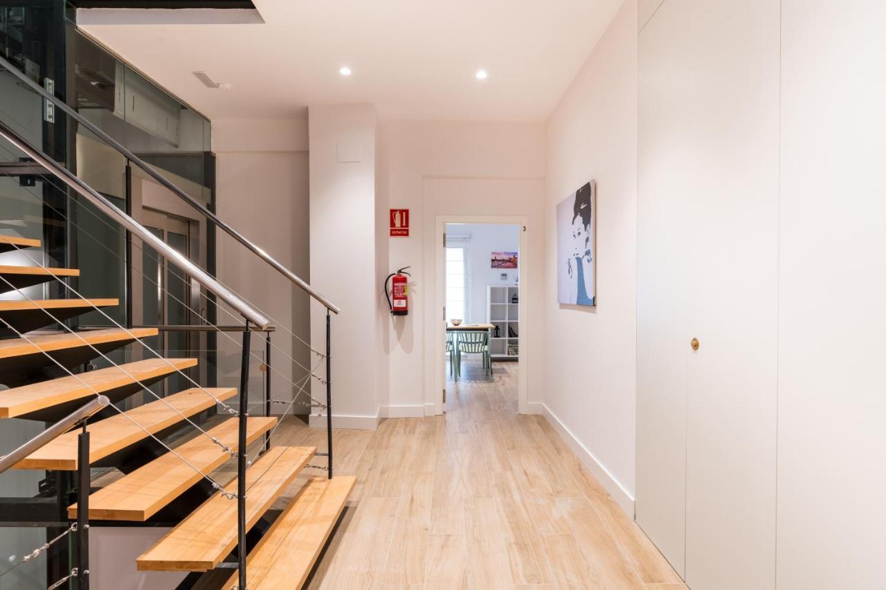 Santa Barbara Suites, Siviglia