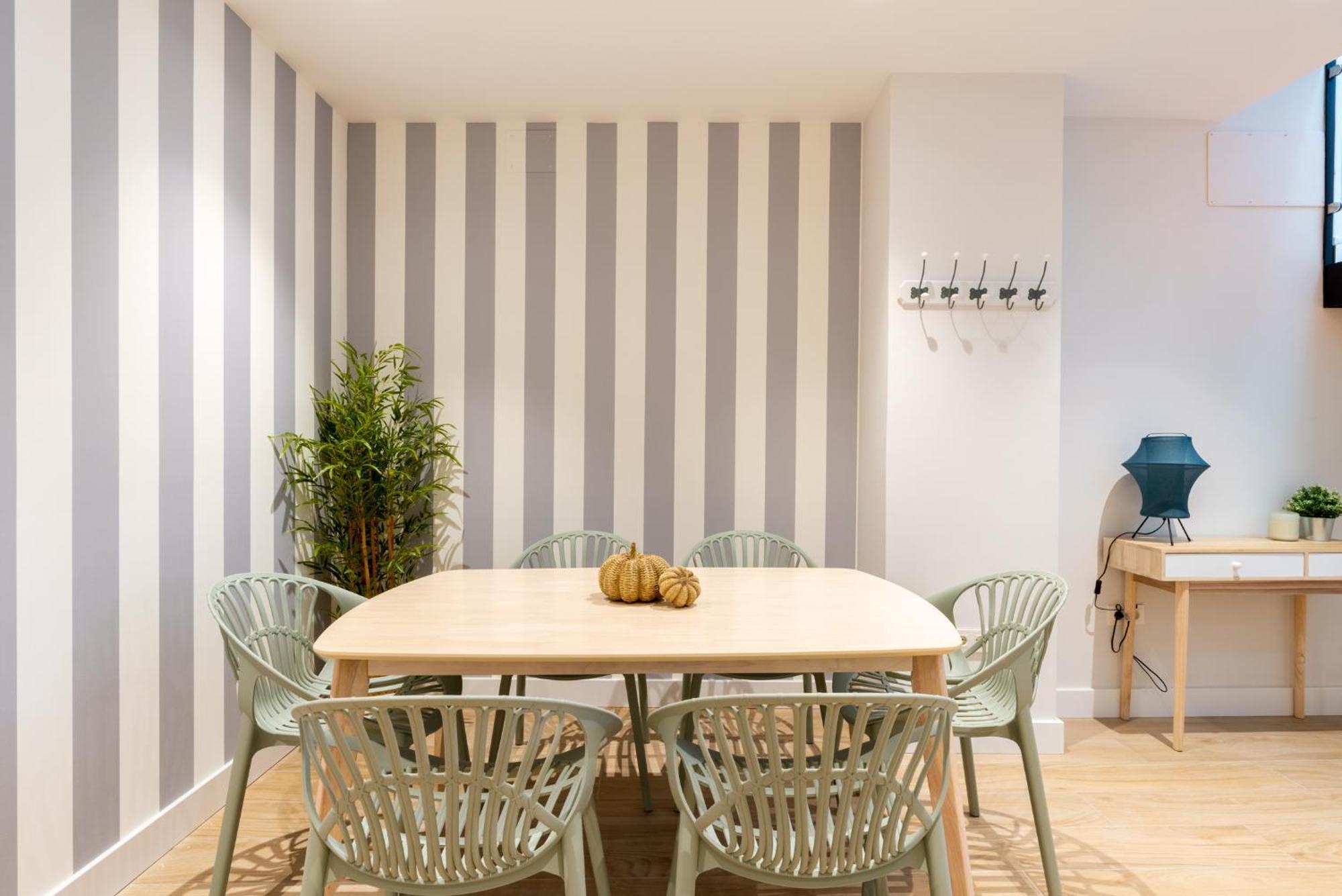 Santa Barbara Suites, Siviglia